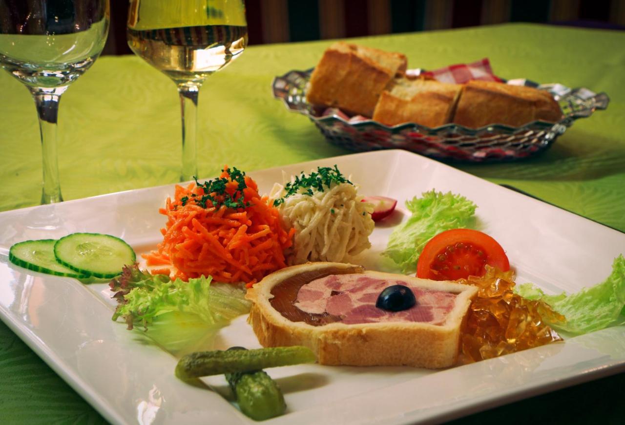 Logis Hotel Restaurant Hostellerie De L'Etoile Wasselonne Buitenkant foto